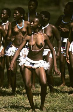 renaissanceamazon:  Beautiful! Our Breasts are meant to be FREE!!! 