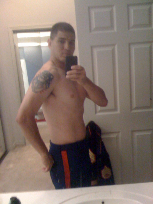 thecircumcisedmaleobsession:  37 year old straight Marine from Ashburn, VA