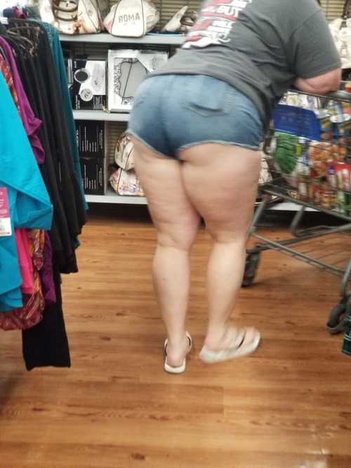 dixiestylez:  More Walmart fun