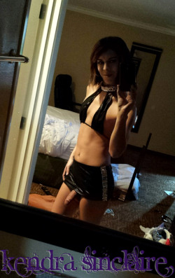 kendrasinclaire:  Be good for Goddess and you may get a treat….
