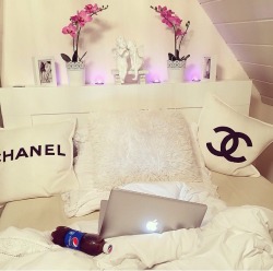 glamheaven:  Glamour, Rosy, & Luxury posts here 