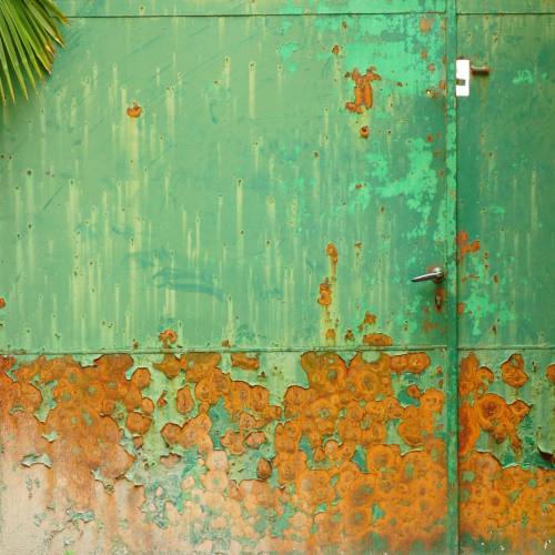 details from a door in portugal  #portugal #textures #lisboaðŸ‡µðŸ‡¹