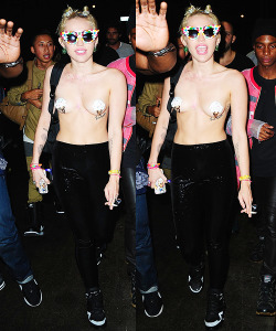 fuckyeahcyrus:  Miley Cyrus arriving at the Alexander Wang New