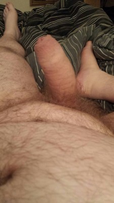 tubbinlondon:  tonybearuk:  Tummy Tuesday  Yummy cock!