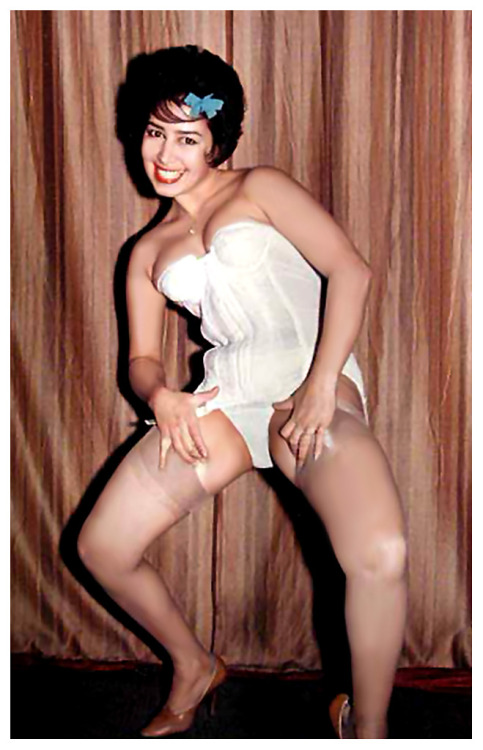 burleskateer: Chili Pepper      “The Sweet And Spicy Girl”..  Posing backstage for a color slide series..  
