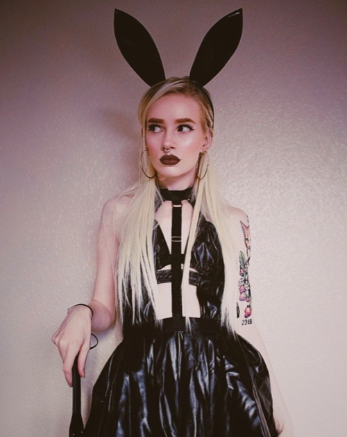 its-queengem: 👻 Hoe-lloween day three - Bondage Bunny 👻