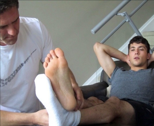 :jfeet14:I wonder if his toes taste like fresh testosterone?