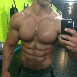 drwannabe:  Perry Merlotti looking ridic 