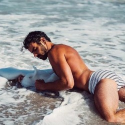 amazingmalenudity:Nyle DiMarco