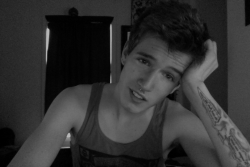 a-little-insane:  Here’s a classic “Kyle’s bored so he