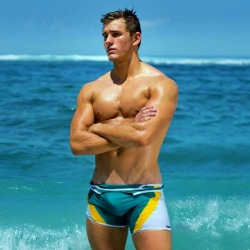 doyoulovemymen:  Sea God 