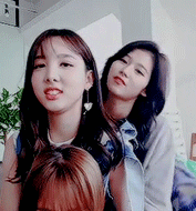 minchims:Twice bringing us that Gay™ content (feat. Eunha) 