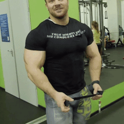 trianglealphadad:  Steel bending god. 