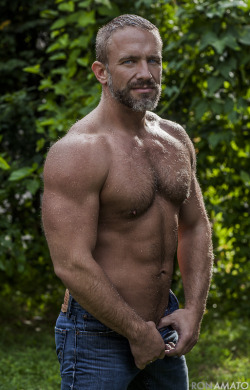 wellcoached:  manly-muscular-machos:  MUSCLE DADDY: “Jack”