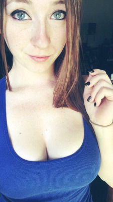 hypno-sandwich:  dropdeadlovelyreds:  Blue Tank-Top via /r/SexyFrex