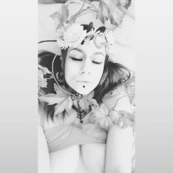 🥂🥂🥂 o0pepper0o.manyvids.com #camgirlz #blackandwhite