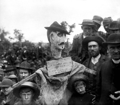 Irish Land WarTenants in County Clare hold an effigy of a sheriff