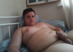 chubbiesarebeautiful:  Another 18YO Chubby caught on cam. Fat