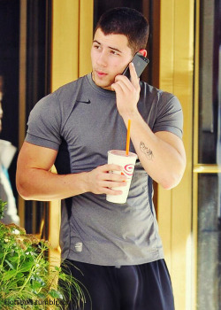 hotsouls:  Nick Jonas sexy bulge