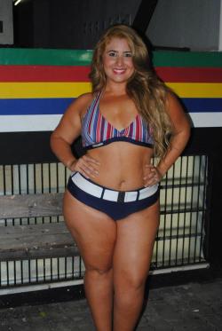 obesitas:  planetofthickbeautifulwomen:   Brazilian Plus Model Nanda Colmenero Miss Rio Grande Do Sul 2013   I love the fact that this happened. 