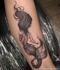 mermaids-luv:    Mermaids and tropical tattoos blog🌊🐚🐠🐙🐟🐠🐳🐬
