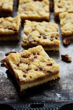 do-not-touch-my-food:  Salted Caramel Pecan Bars