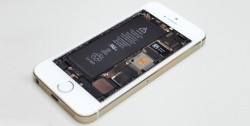 ipowerguard:  iPhone 5s・5cの中身が透けて見えるような壁紙