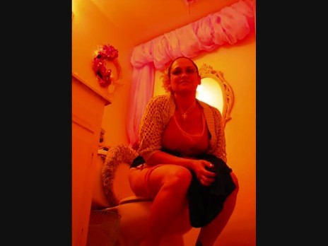 dimitrivegas:  Pooping women