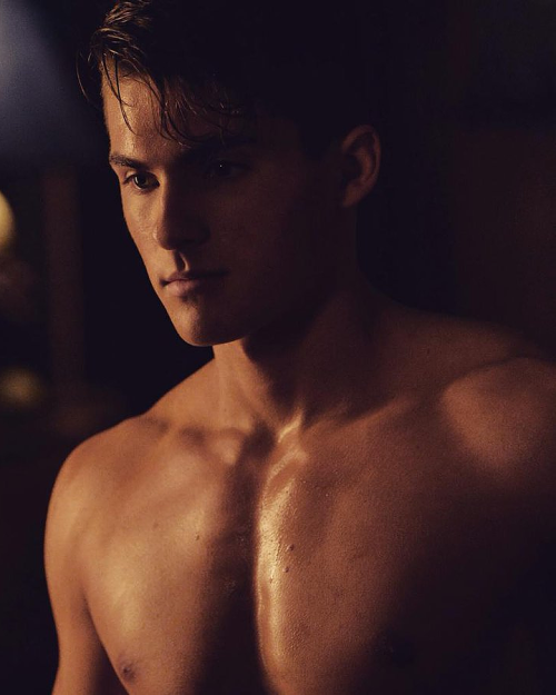 froylanmadden:  Pretty Little Cody in Pretty Little Liars