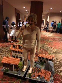 glacitcprincesscosplay: This girl went all out!