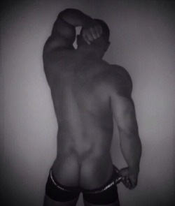 domsirdaddy:  Happy Hump Day! No biting!  No biting?! Fine. Looks