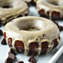 justyummyrecipes:  Irish Cream Chocolate Doughnuts http://ift.tt/2tFU6fr