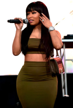 privatebarb:  Nicki Minaj performs at the Made in America festival