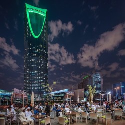 everydaysaudi:The largest coffee shop is the Al Masaa Café which