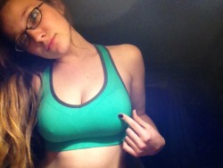 summercunt:  Wow just found out I look great in a sports bra