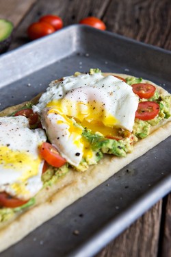 do-not-touch-my-food:  Egg and Avocado Breakfast Flatbread  More