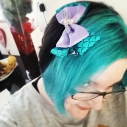kickstartthefight:  Mermaid bow for mermaid hair ^_^  Beautiful