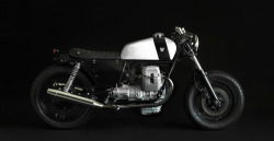 caferacerpasion:  Wow! Moto Guzzi 750 Cafe Racer by Venier Custom