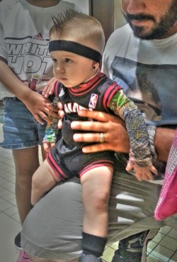 whitehot-heat:  I saw Baby Birdman today! 