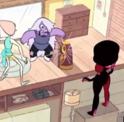 wearethecrystalfems:  I’d just like to point out that Garnet