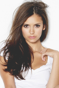 promiscuously:  esscence:  nina dobrev is perfect so is the vampire