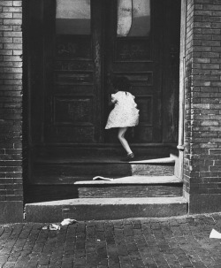chnela:   boston, 1946 photo by marion palfi  