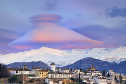  Lenticular clouds over Granada, Sierra Nevada by Guido Montañes