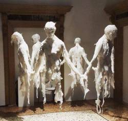 leirelatent:  Khalil Chishtee, sculpture (plastic bags) 