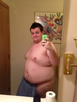 thechubbyhusky:  My first selfie, hope you guys like it! 