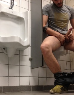 gaytoilet:  Look more at http://bit.ly/Zq7zNv