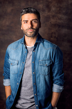 oscarisaacdaily:Oscar Issac poses for a portraits at the Toronto