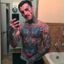 hotfamousmen:  Ryan Edge  This is ugly with all those tats on