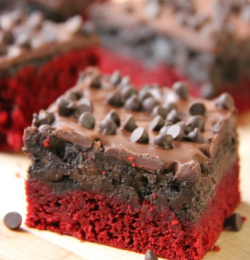 fullcravings:  Red Velvet Oreo Fudge Brownies