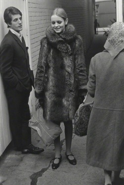  Twiggy with boyfriend and manager Justin De Villeneuve, Lewis